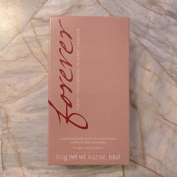 Forever Avon 8 Soaps Roses - Picture 2 of 9